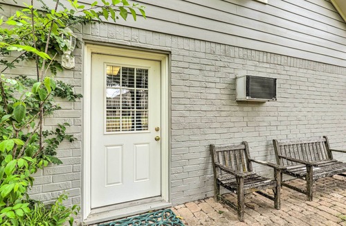 Oakwood Apartment | < 1 Mi to Kyle Field: Cozy Studio w/Outdoor Space