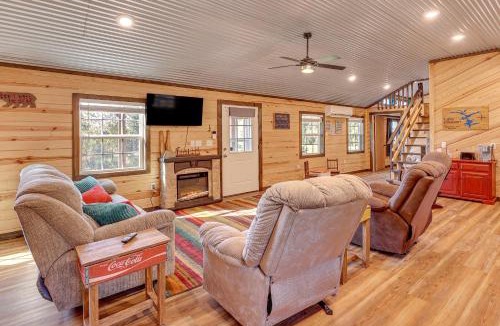 Amity House | ~ 1 Mi to Lake Greeson & Ramp: 'Lazy Bear Cabin'