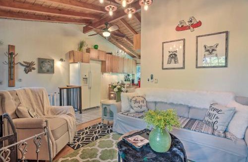 Crestline House | 1 Mi to Lake Gregory Boho Crestline Cabin