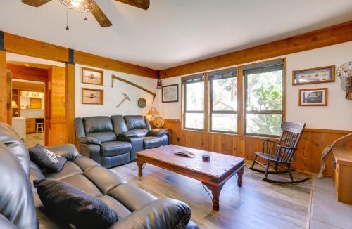 Placerville House | 1 Mi to Lake: Hot Tub Haven in Pollock Pines!