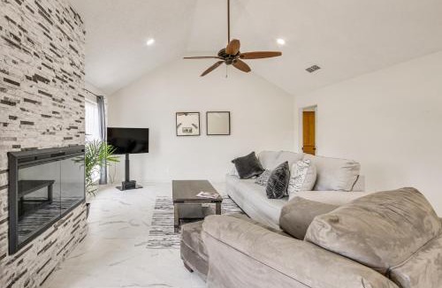 Jacksonville House | 1 Mi to Lake Jacksonville: Pet-Friendly Home