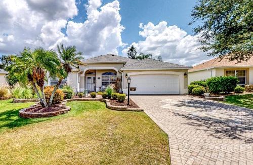Virginia Trace House | 1 Mi to Lake Sumter! Family Retreat w/Large Patio