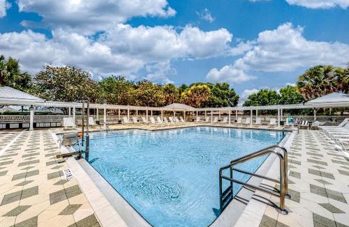 Virginia Trace House | 1 Mi to Lake Sumter! Family Retreat w/Large Patio