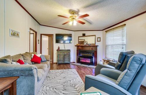 Kingston House | 1 Mi to Lake Texoma: Peaceful Kingston Getaway