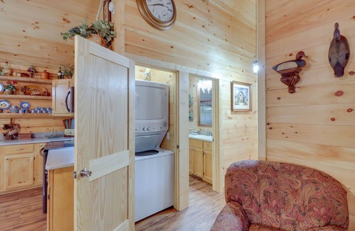 Tumbling Shoals Cabin | 1 Mi to Lake! Tumbling Shoals Cabin w/Fire Pit