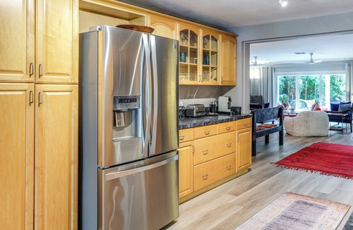 Parrot Cove House | 1 Mi to Lake Worth Beach Park: Poolside Paradise!