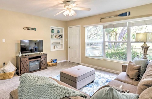 Summerfield House | < 1 Mi to Lake Weir: Quiet Summerfield Getaway