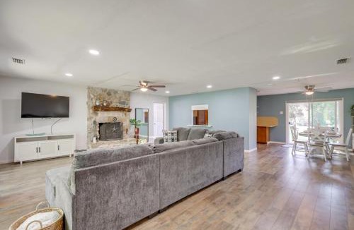 Morgan House | 1 Mi to Lake Whitney: Morgan Home w/Deck!