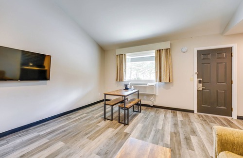 Port Huron Apartment | 1 Mi to Lighthouse Beach: Port Huron Studio