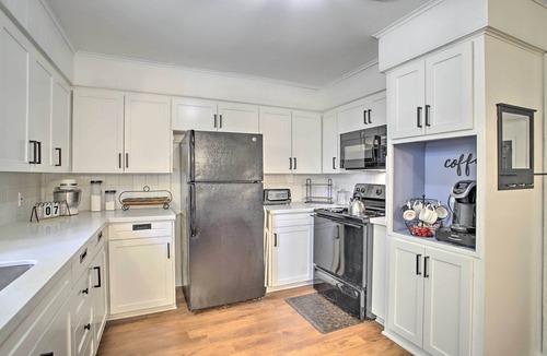 Brenham House | 1 Mi to Main St: Brenham Retreat w/Game Room