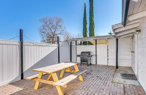 Red Bluff House | 1 Mi to Main St Eats! Single-Level Red Bluff Home