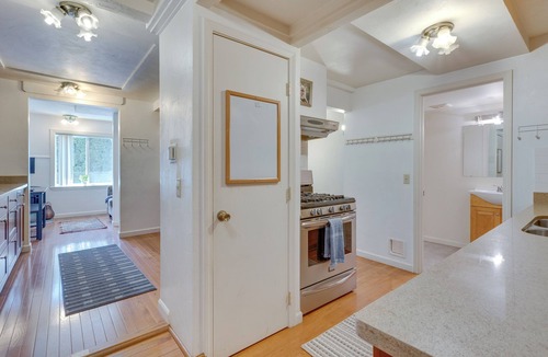 Pinehurst House | < 1 Mi to Mall! Bright Single-Level Seattle Home