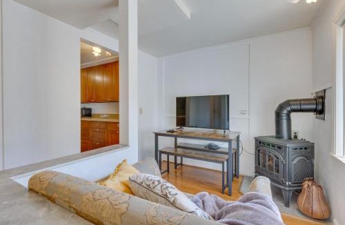 Pinehurst House | < 1 Mi to Mall! Bright Single-Level Seattle Home