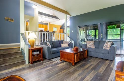 Osage Beach House | 1 Mi to Margaritaville Resort: Cottage w/Fire Pit
