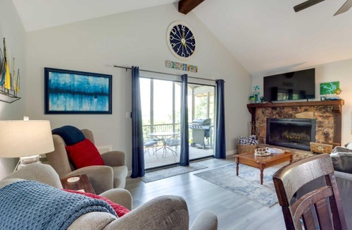 Osage Beach House | 1 Mi to Margaritaville Resort! Getaway w/Hot Tub