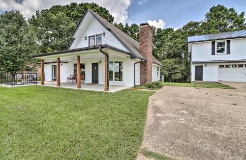 Bismarck House | 1 Mi to Marina and Golf Bismarck Home with Fire Pit!