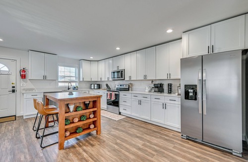 Springfield Condo | 1 Mi to MGM Springfield: Cozy Winter Duplex!
