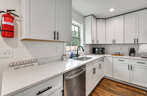 Springfield Condo | 1 Mi to MGM Springfield: Cozy Winter Duplex!