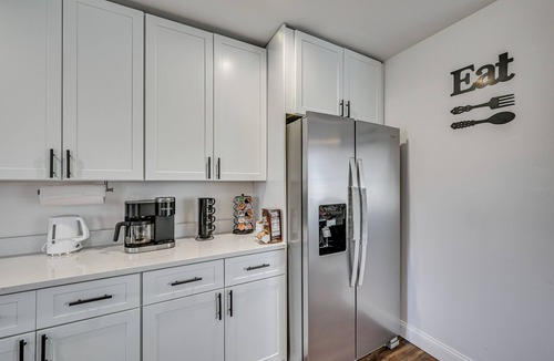Springfield Condo | 1 Mi to MGM Springfield: Cozy Winter Duplex!