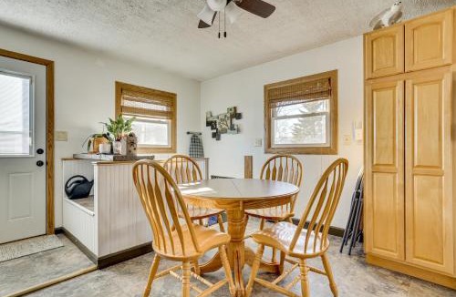 Brownsville House | 1 Mi to Mississippi River Hunter and Angler Haven!