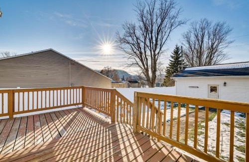 Brownsville House | 1 Mi to Mississippi River Hunter and Angler Haven!
