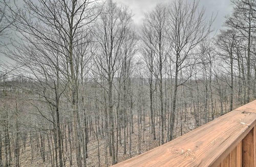 Harbor Springs Cottage | 1 Mi to Nubs Nob: Pet-friendly Home w/Hot Tub