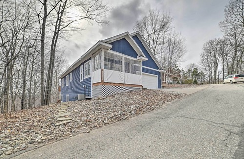 Harbor Springs Cottage | 1 Mi to Nubs Nob: Pet-friendly Home w/Hot Tub