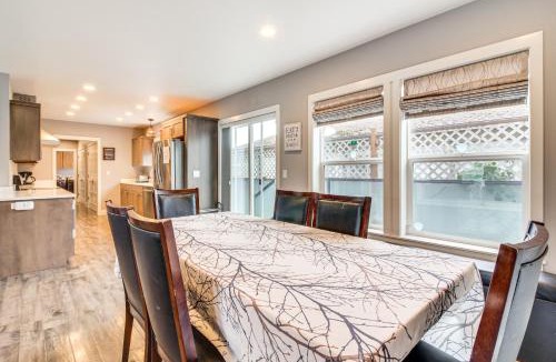 Lakeside House | 1 Mi to Oregon Dunes Quiet Getaway with Deck