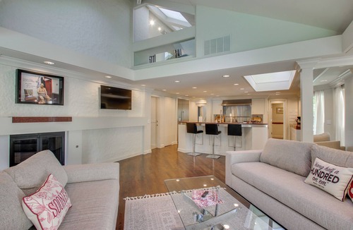 Norman House | 1 Mi to OU! Group Getaway w/Game Room, Pool