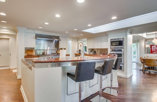 Norman House | 1 Mi to OU! Group Getaway w/Game Room, Pool