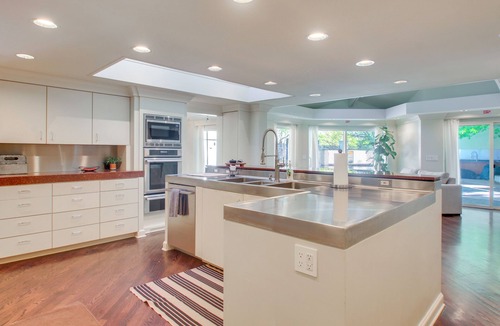 Norman House | 1 Mi to OU! Group Getaway w/Game Room, Pool