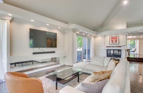 Norman House | 1 Mi to OU! Group Getaway w/Game Room, Pool