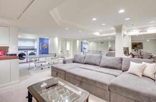 Norman House | 1 Mi to OU! Group Getaway w/Game Room, Pool
