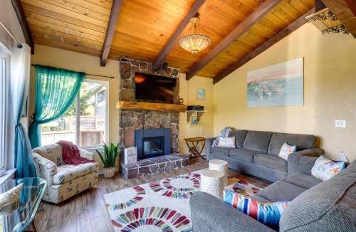Waldport House | < 1 Mi to Port of Alsea: Inviting Gem w/Hot Tub
