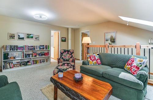 Oquossoc House | 1 Mi to Rangeley Lake Cabin with Wraparound Deck!