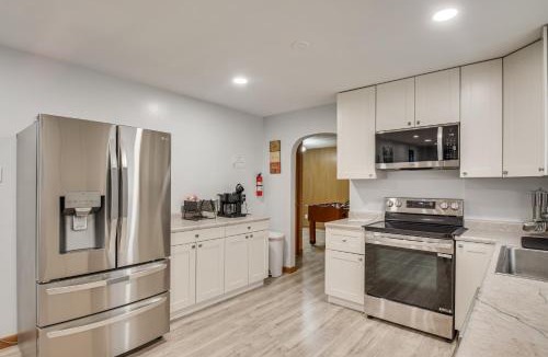 Galt House | 1 Mi to Rock Riverfront: Family-Friendly Retreat!