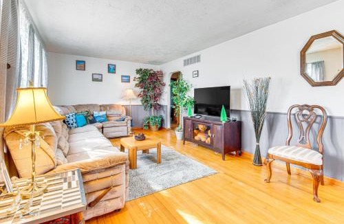 Lincoln House | < 1 Mi to Route 66: Home w/Large Yard!