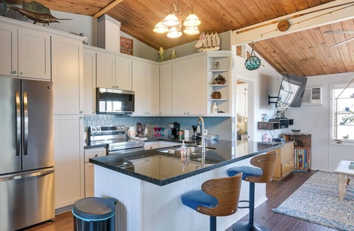 Galveston House | < 1 Mi to Sea Isle Beach, Nautical Home w/Hot Tub