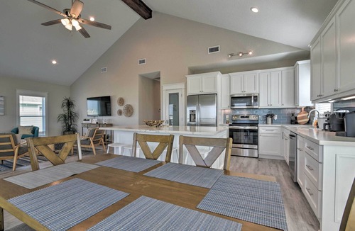 Galveston House | < 1 Mi to Sea Isle Beach: Home w/Pool Access