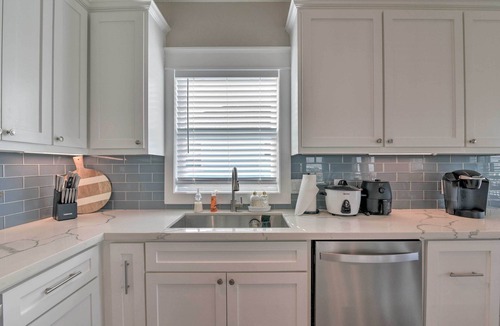 Galveston House | < 1 Mi to Sea Isle Beach: Home w/Pool Access