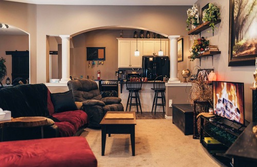 New Holland Apartment | 1 Mi to Shops & Eats on Main St: New Holland Abode