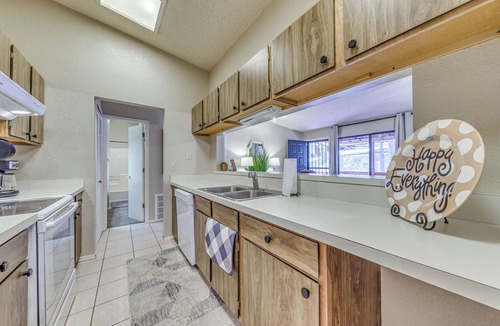 Alto Condo | 1 Mi to Ski Slopes: Alto Escape w/Game Room!