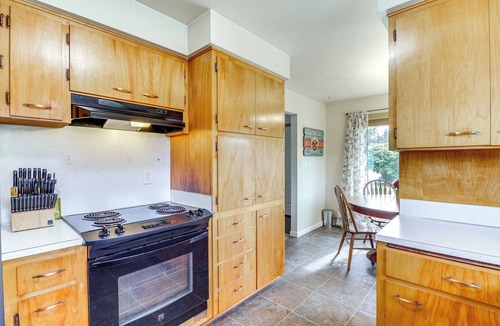 Carnation House | 1 Mi to Snoqualmie River: Pet-Friendly Getaway