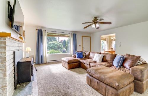 Carnation House | 1 Mi to Snoqualmie River Pet-Friendly Getaway