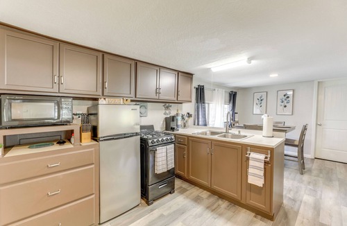 Somerville House | 1 Mi to Somerville Lake: Home w/Spacious Yard