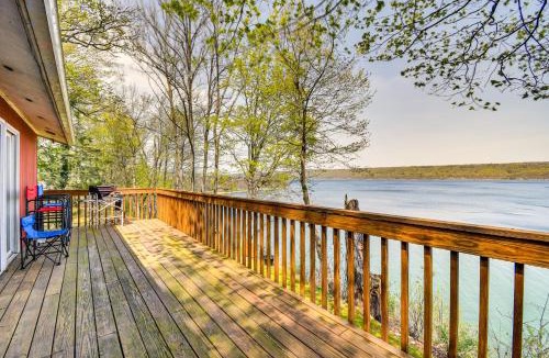 Trumansburg House | < 1 Mi to State Park: Trumansburg Cottage w/Deck!