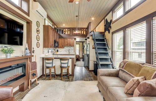 Morganton House | 1 Mi to Tank Town USA: Tiny Home w/Pool Access!