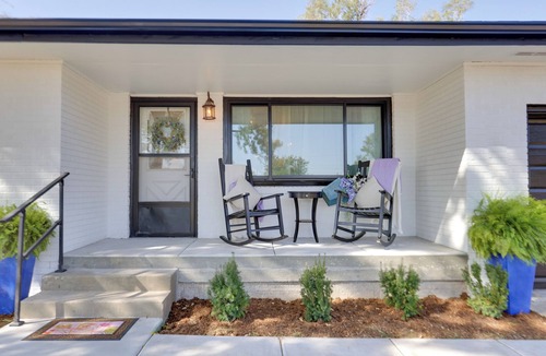 Great Bend House | 1 Mi to Town: Home w/Yard in Great Bend!