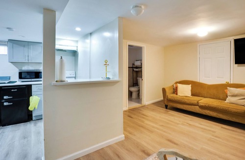 Alden Manor Apartment | 1 Mi to UBS Arena! Pet-Friendly Elmont Apartment