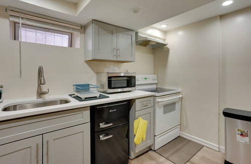 Alden Manor Apartment | 1 Mi to UBS Arena! Pet-Friendly Elmont Apartment